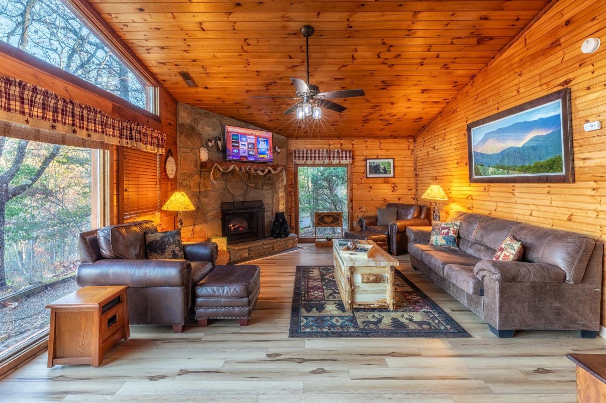 Real Log Cabin With Amazing Views, Hot Tub, Sauna, Games Gatlinburg Exterior foto