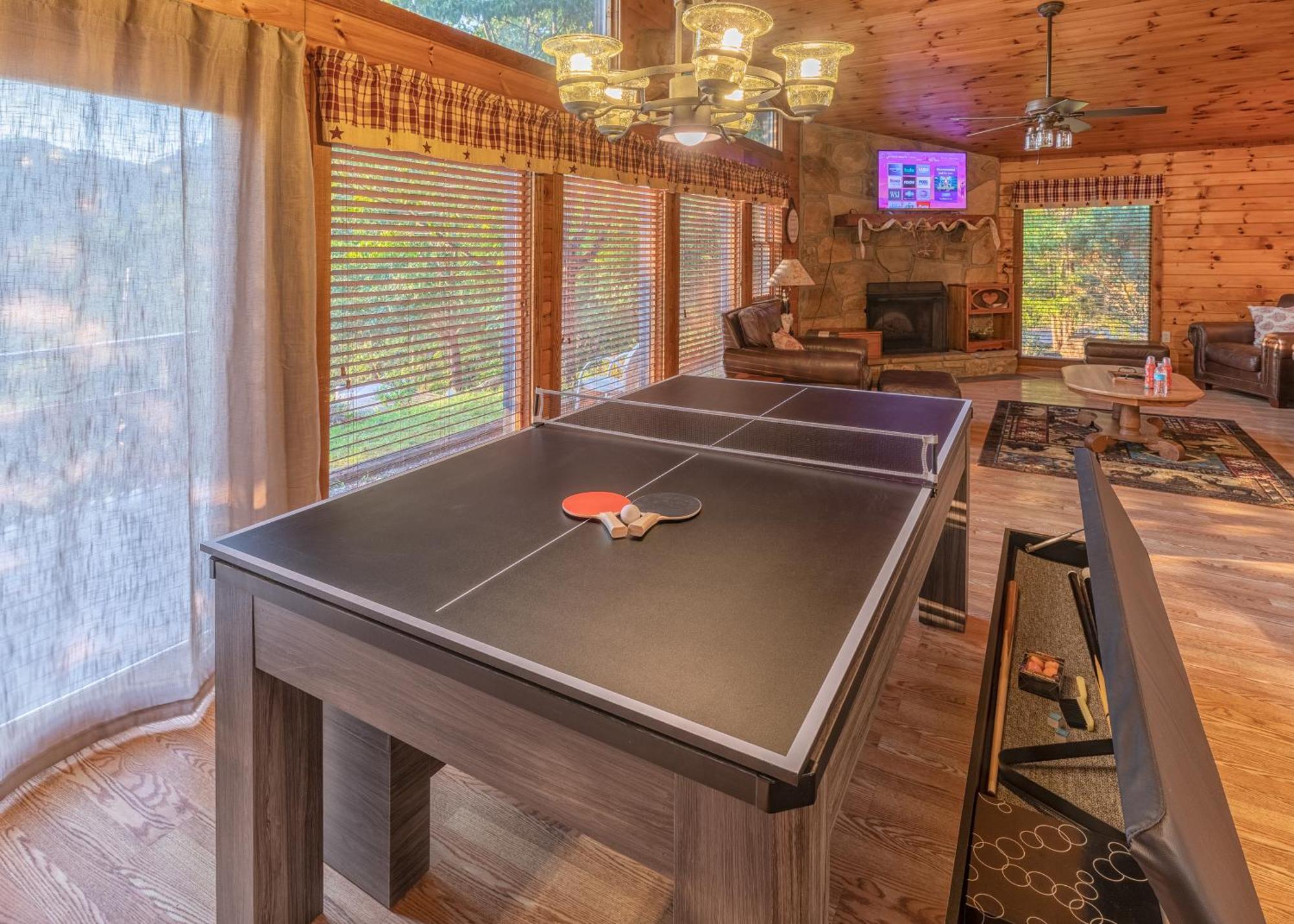 Real Log Cabin With Amazing Views, Hot Tub, Sauna, Games Gatlinburg Exterior foto